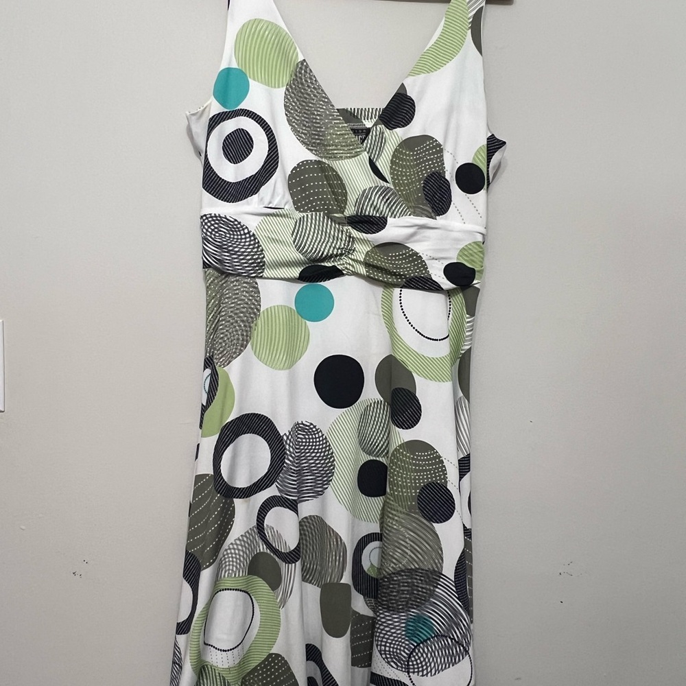 Sleeveless White and Green Circle-Print Summer Dress